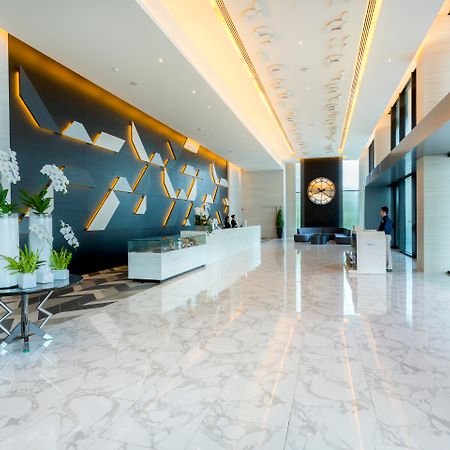 Tsix5 Phenomenal Hotel Pattaya Exteriör bild