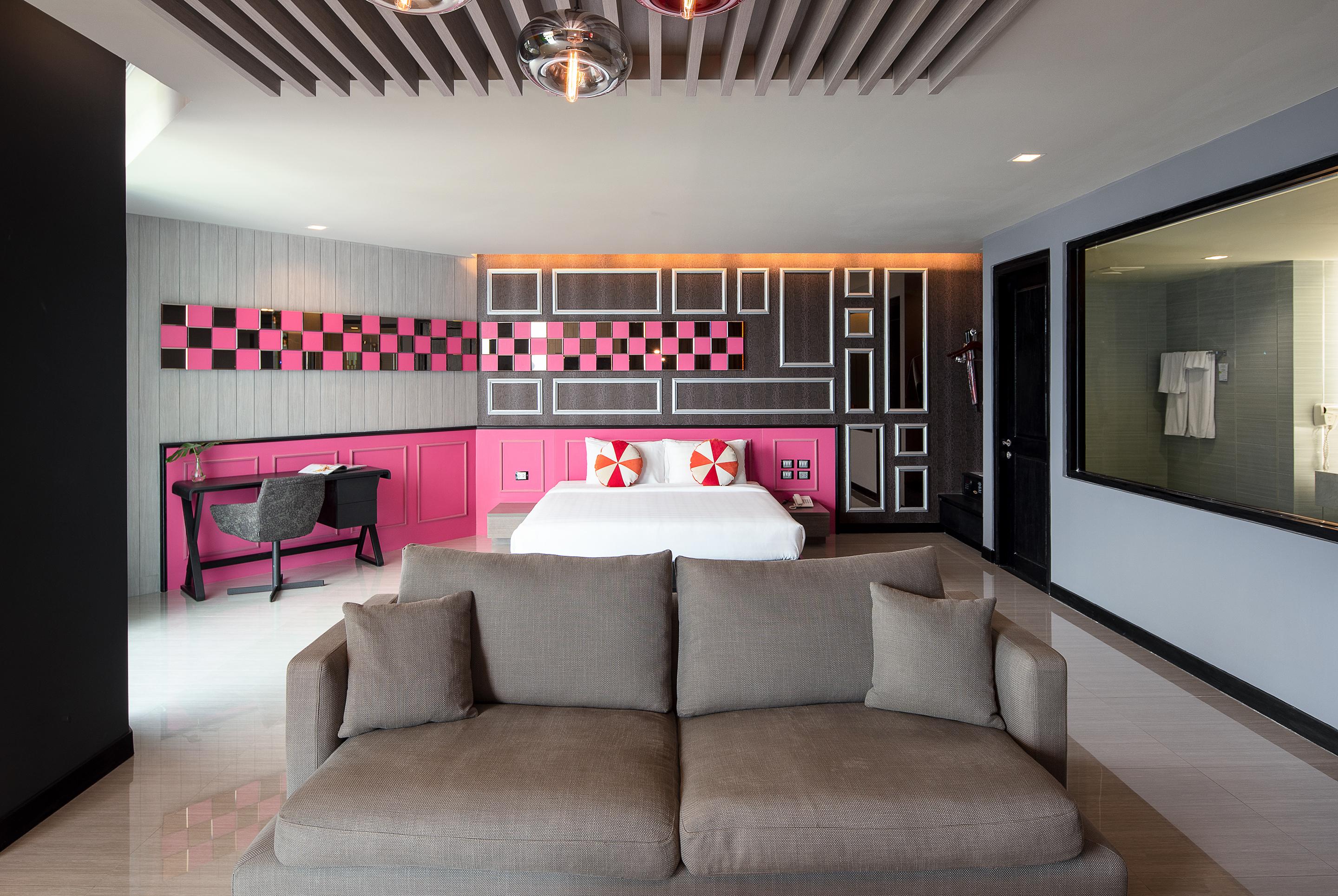 Tsix5 Phenomenal Hotel Pattaya Exteriör bild