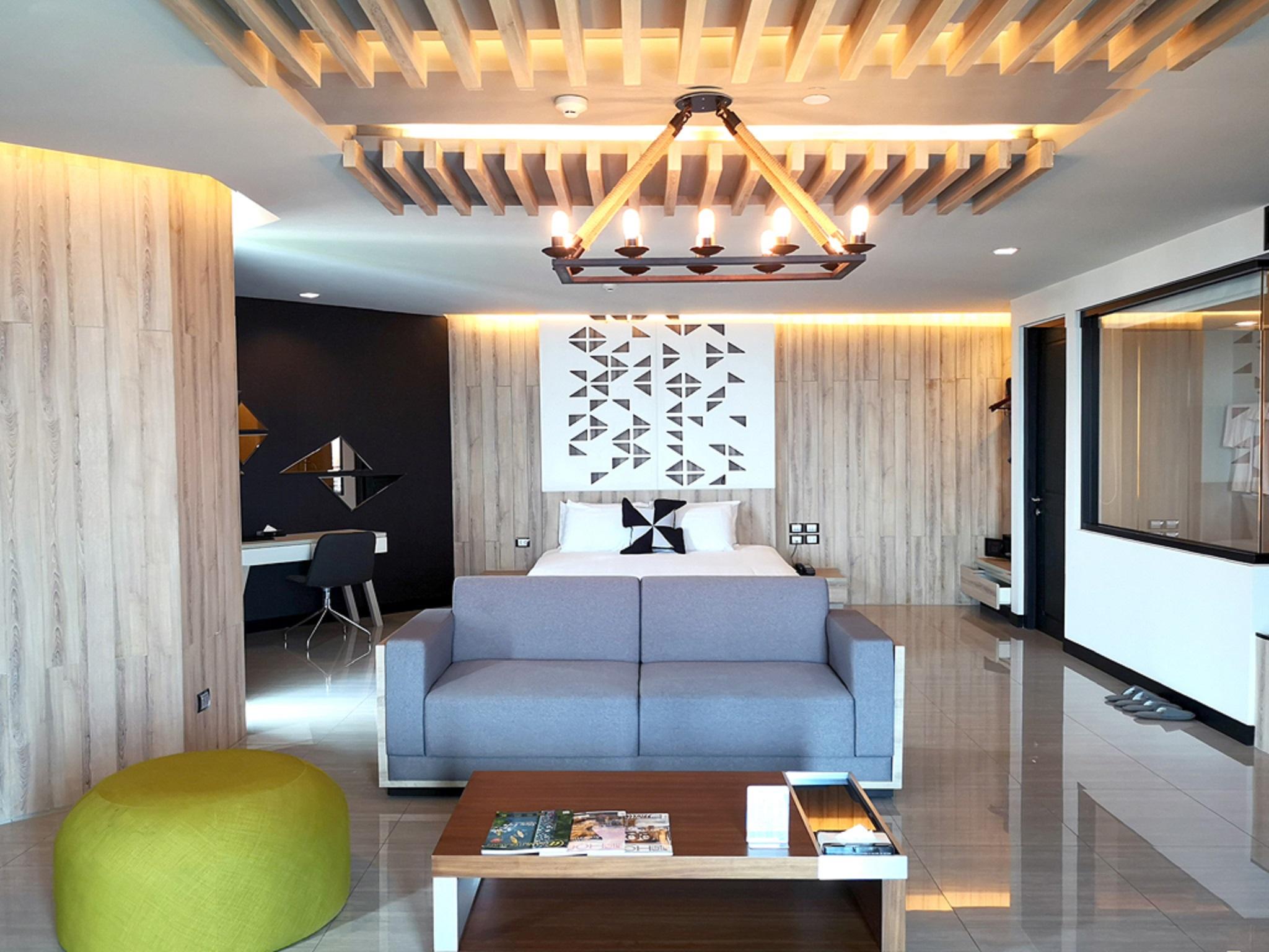 Tsix5 Phenomenal Hotel Pattaya Exteriör bild