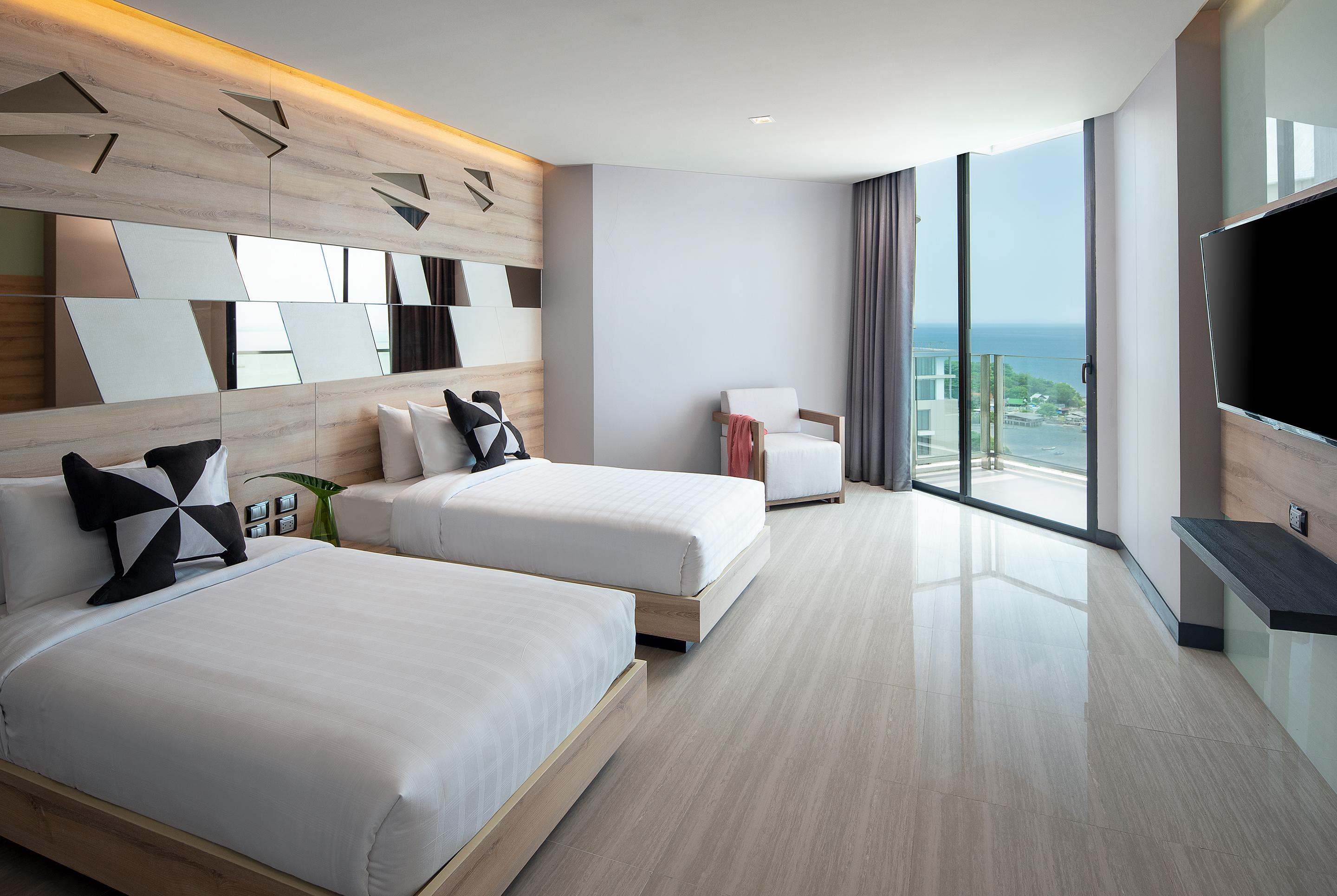 Tsix5 Phenomenal Hotel Pattaya Exteriör bild