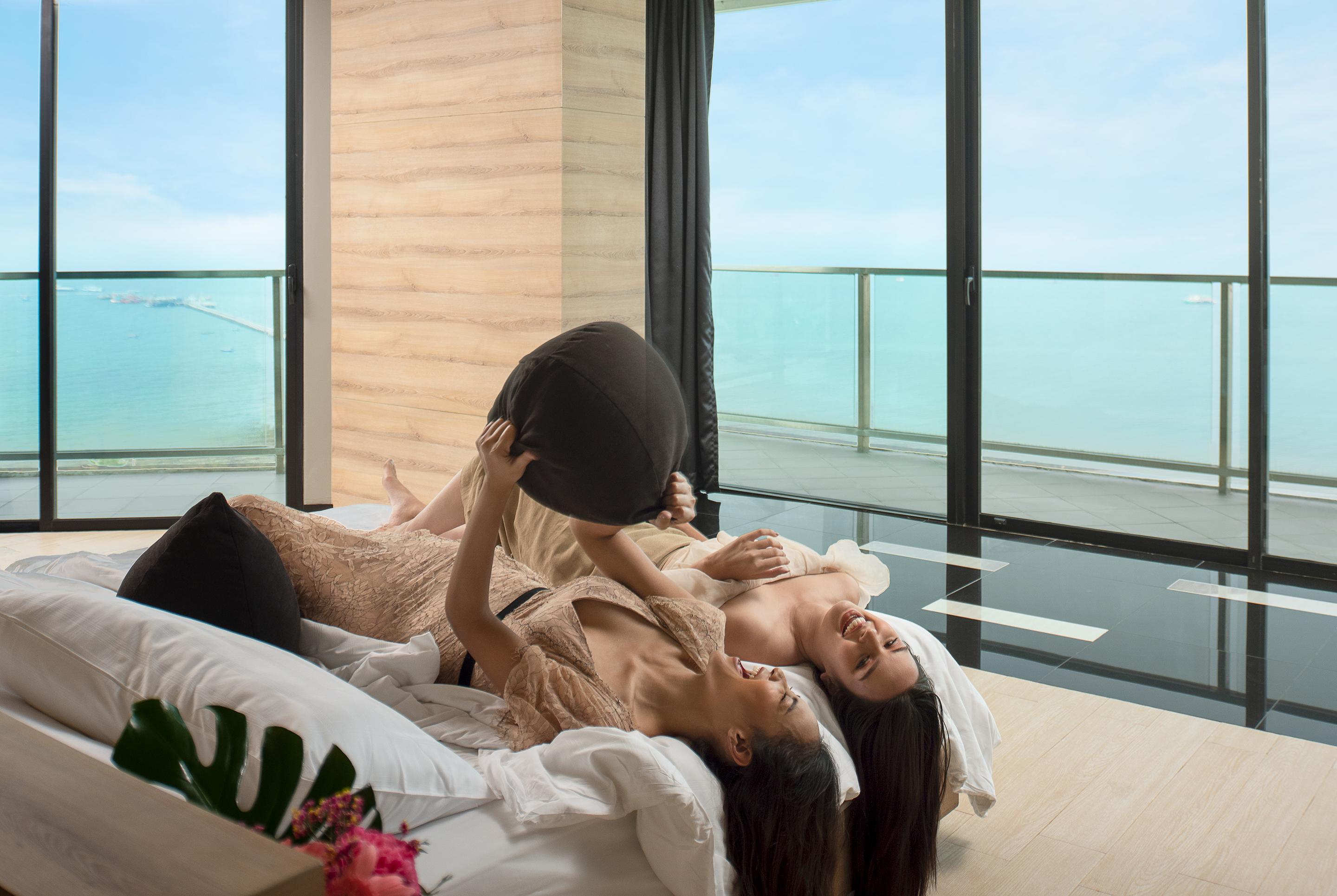 Tsix5 Phenomenal Hotel Pattaya Exteriör bild