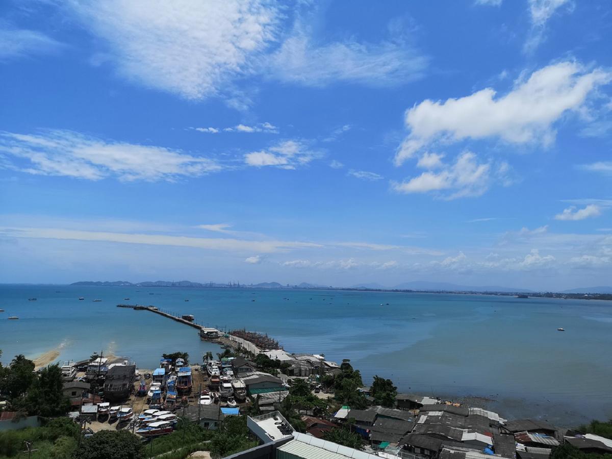 Tsix5 Phenomenal Hotel Pattaya Exteriör bild