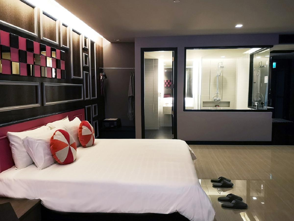 Tsix5 Phenomenal Hotel Pattaya Exteriör bild