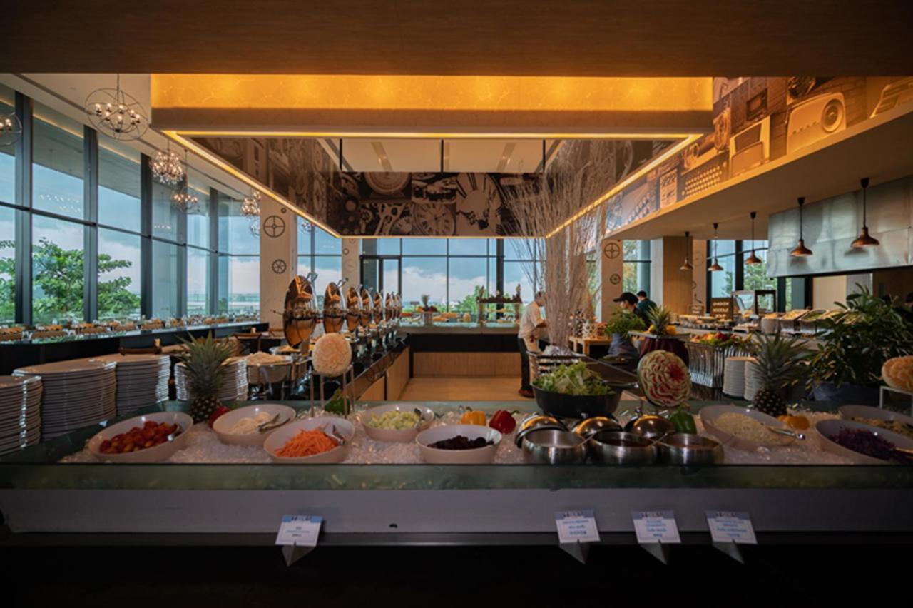 Tsix5 Phenomenal Hotel Pattaya Exteriör bild